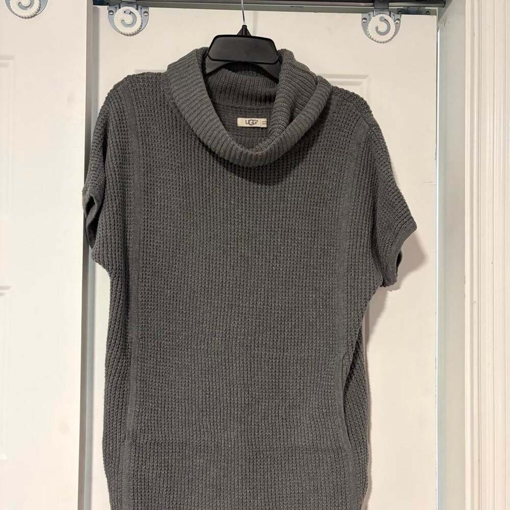 Ugg women's gray waffle knit sweater